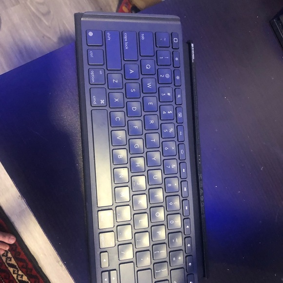 Logitech Keyboard For Ipad Pro 12.9in - Picture 3 of 4